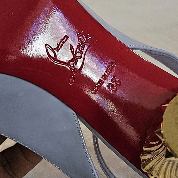 Women's Christian Louboutin Light Grey Patent Leather Luxury Heels Size 6 US - Picture 14 of 16